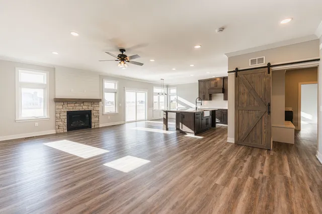 $589,900 | 734 Independence Avenue, Sycamore, IL 60178