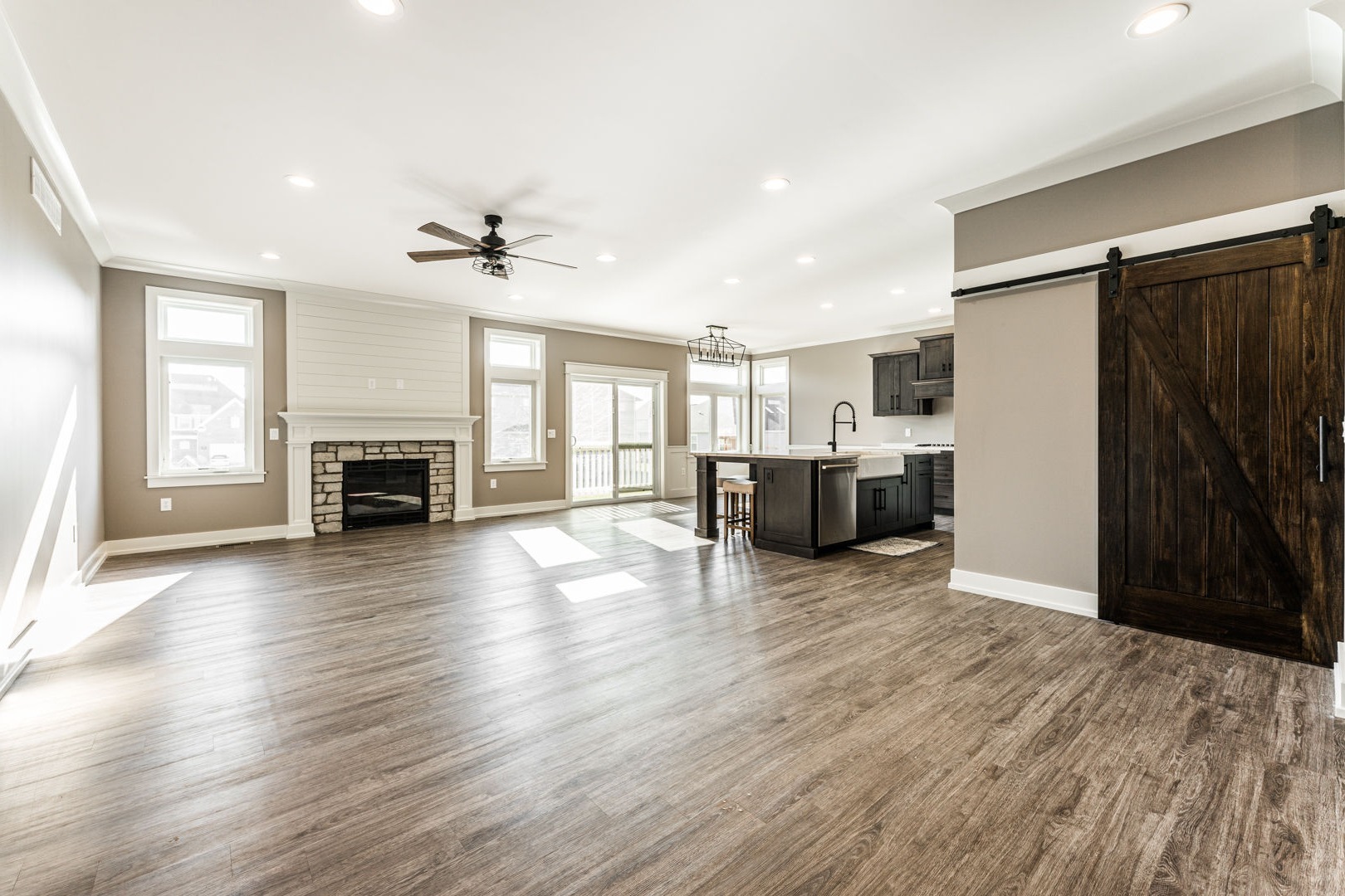 734 Independence Avenue Sycamore, IL 60178 - Photo 3 of 19