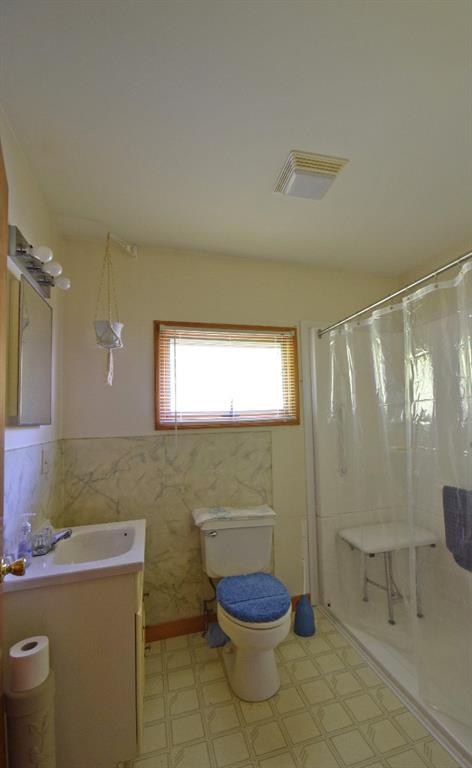 480 Bunker Hill Road Lagrange, ME 04453 - Photo 11 of 23 Main Bath with handicap...