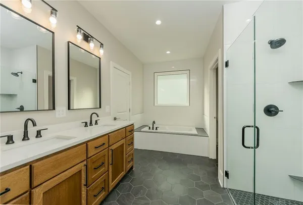 $779,999 | 12820 North Arbor Way, Platte City, MO 64079