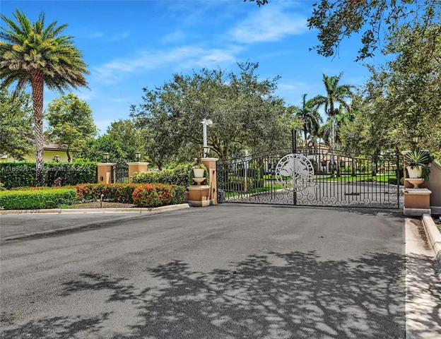 $3,299,000 | 13425 Southwest 37th Place, Davie, FL 33330