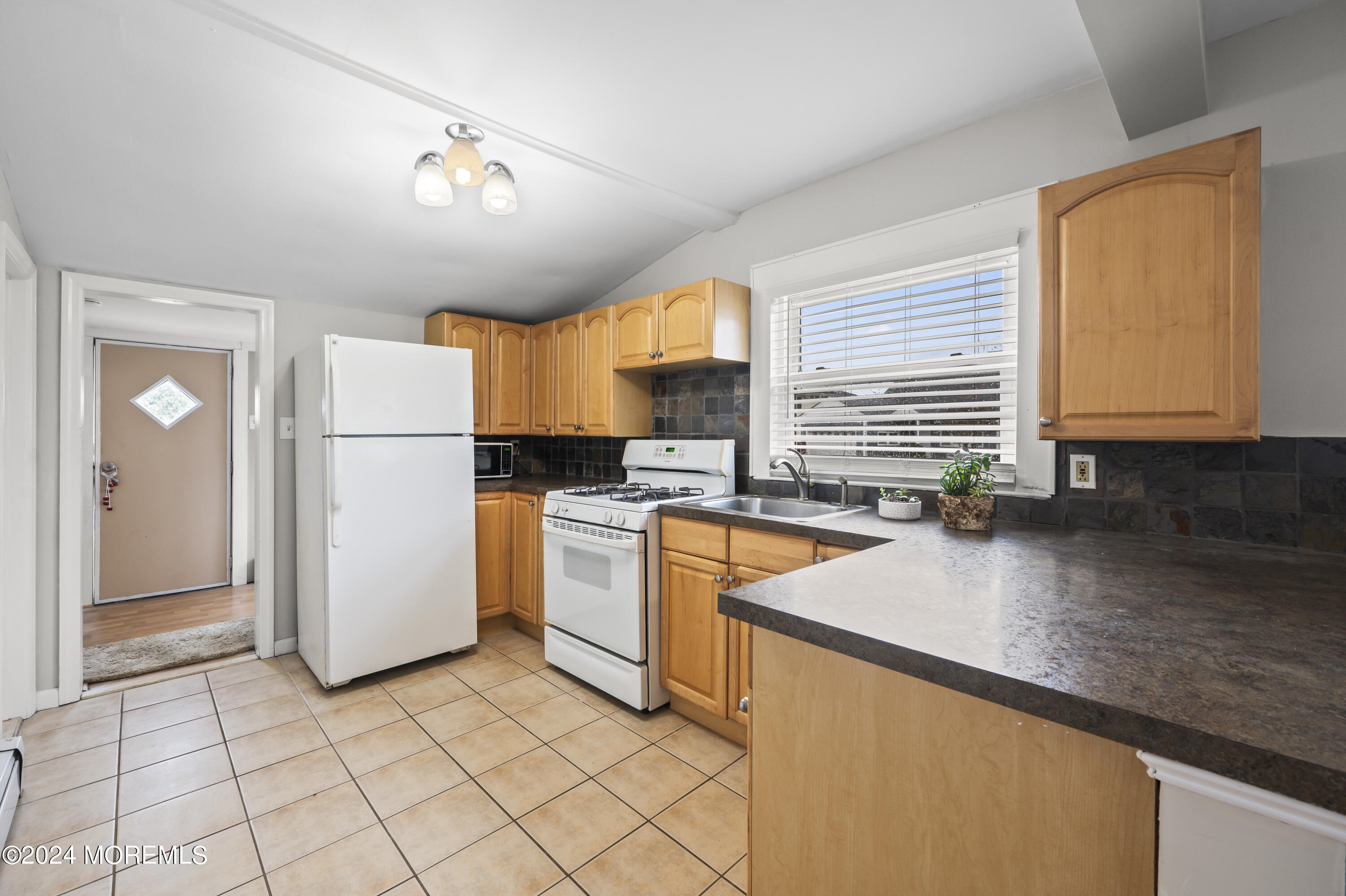 639 Drum Point Road Brick, NJ 08723 - Photo 6 of 24 Kitchen 4