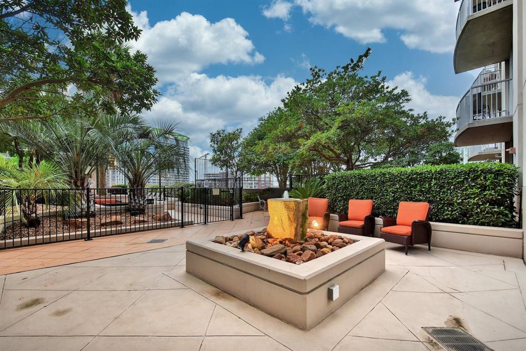 360 Nueces Street, Unit 2004 Austin, TX 78701 - Photo 10 of 34 a view of a terrace with sitting area