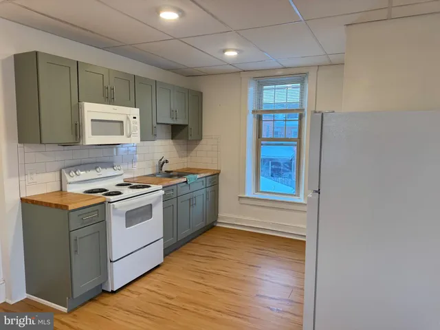 $1,025 | 171 South Charlotte Street, Unit 5, Manheim, PA 17545