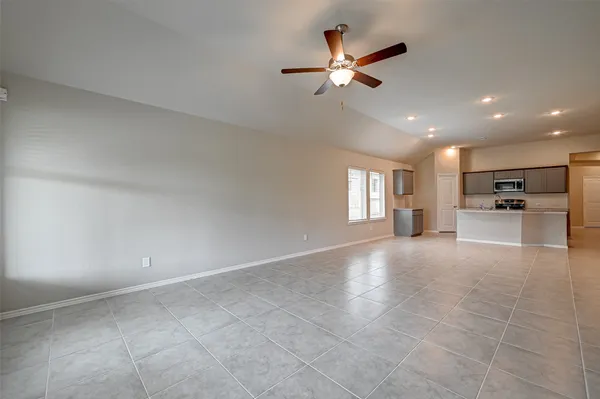 $2,500 | 3110 Rising Fir Lane, Conroe, TX 77385