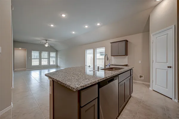 $2,500 | 3110 Rising Fir Lane, Conroe, TX 77385