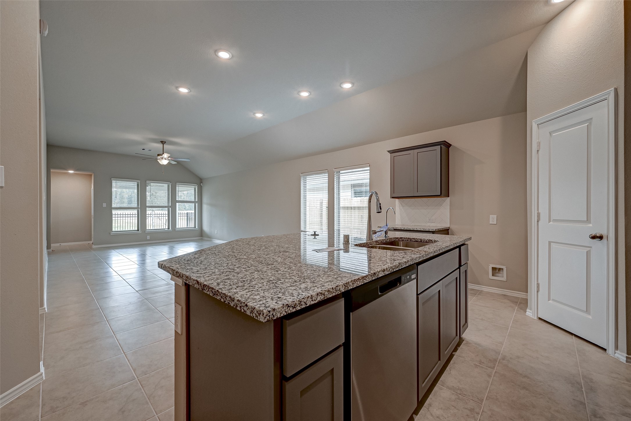 3110 Rising Fir Lane Conroe, TX 77385 - Photo 9 of 33