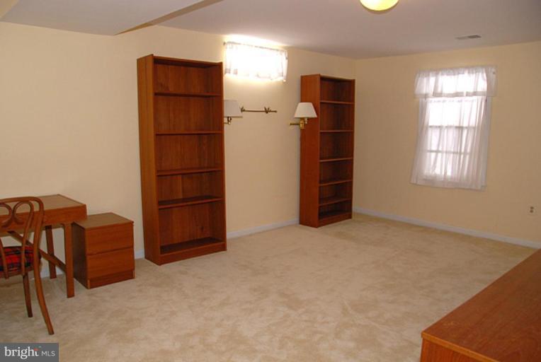 1252 Lamplighter Way Reston, VA 20194 - Photo 20 of 25 Bedroom #4
