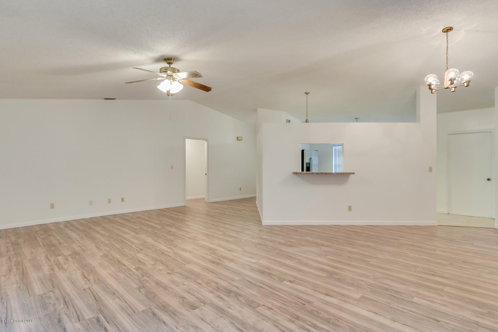 215 Rheine Road Northwest Palm Bay, FL 32907 - Photo 5 of 20 Great Room