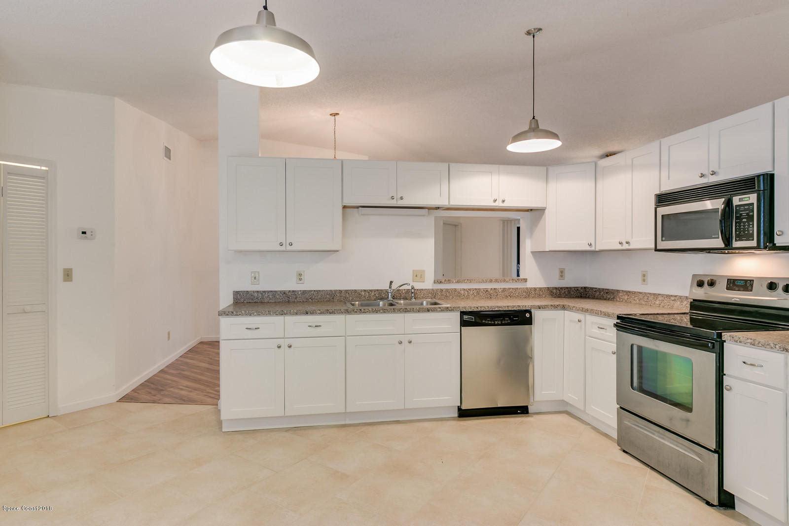 215 Rheine Road Northwest Palm Bay, FL 32907 - Photo 9 of 20 Kitchen