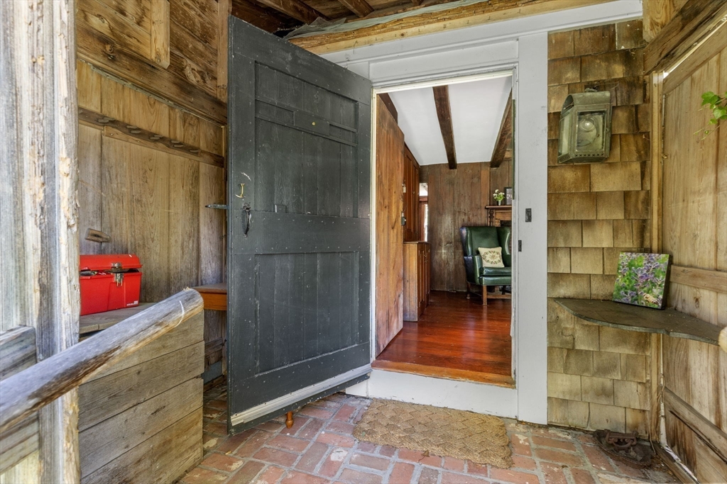 417 Commerce Road Barnstable, MA 02630 - Photo 5 of 36