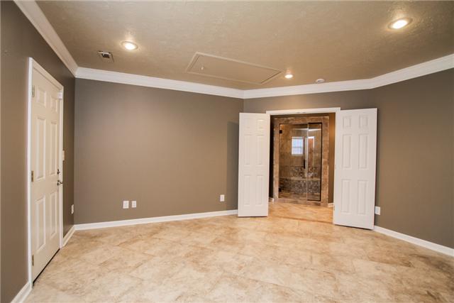 708 Pebble Point Road Lebanon, TN 37087 - Photo 9 of 20 an empty room with closet and bathroom