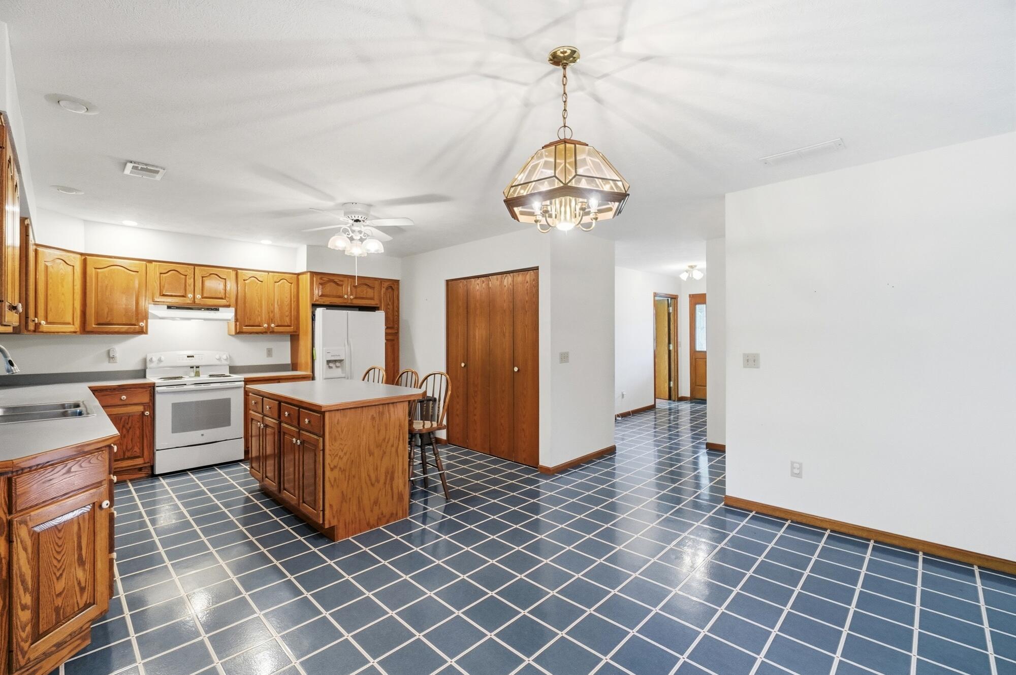 4045 Dialton Road Springfield, OH 45502 - Photo 18 of 60 016