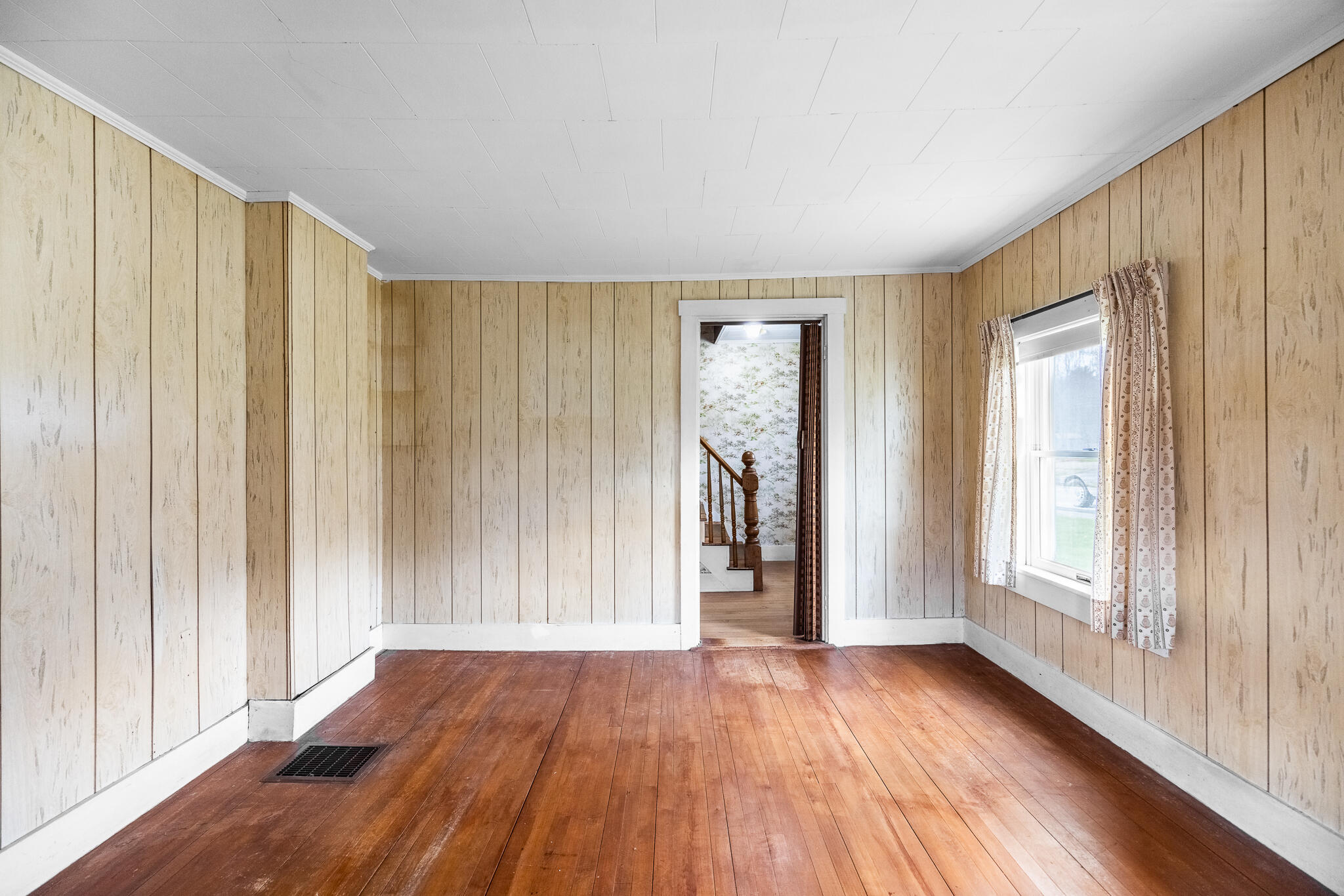 2546 U.S. Rte 2 Hermon, ME 04401 - Photo 14 of 30 Downstairs Room 1