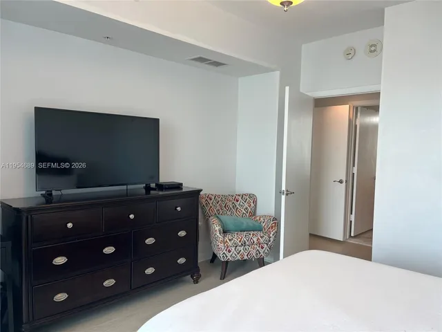 $3,000 | 253 Northeast 2nd Street, Unit 3104, Miami, FL 33132