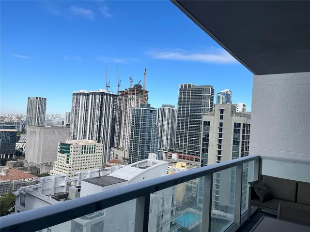 $3,000 | 253 Northeast 2nd Street, Unit 3104, Miami, FL 33132