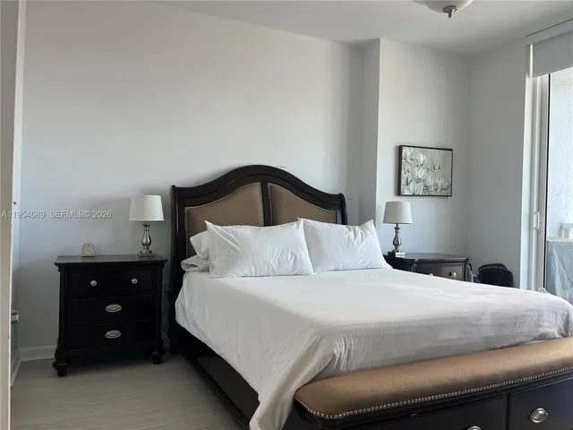 $3,000 | 253 Northeast 2nd Street, Unit 3104, Miami, FL 33132