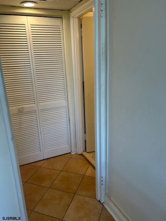 101 South Raleigh Avenue, Unit 521 Atlantic City, NJ 08401 - Photo 10 of 19 a view of wooden door