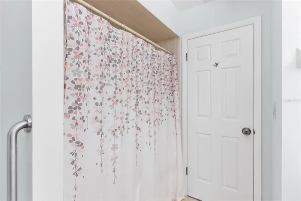 $295,000 | 401 Clusterwood Drive, Yalaha, FL 34797