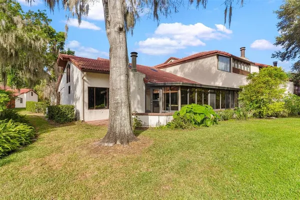 $295,000 | 401 Clusterwood Drive, Yalaha, FL 34797