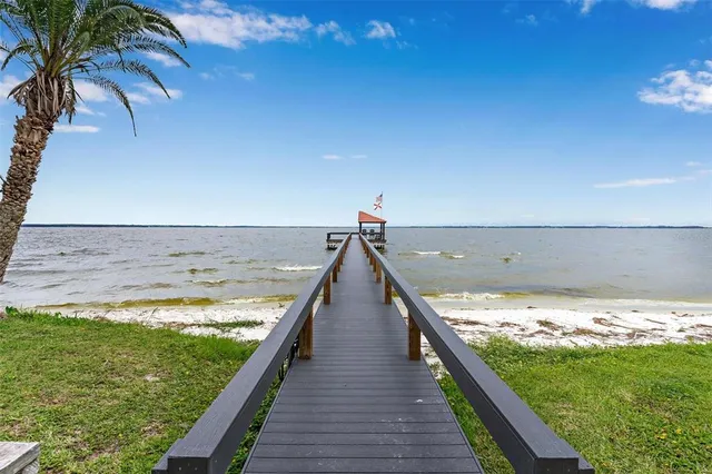 $299,900 | 401 Clusterwood Drive, Yalaha, FL 34797