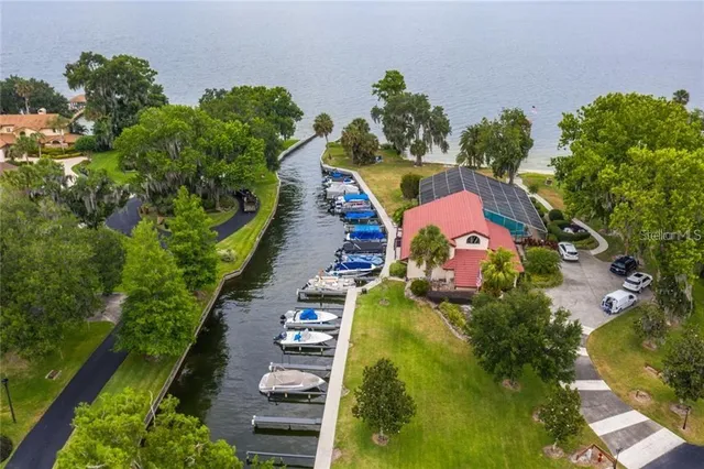 $299,900 | 401 Clusterwood Drive, Yalaha, FL 34797