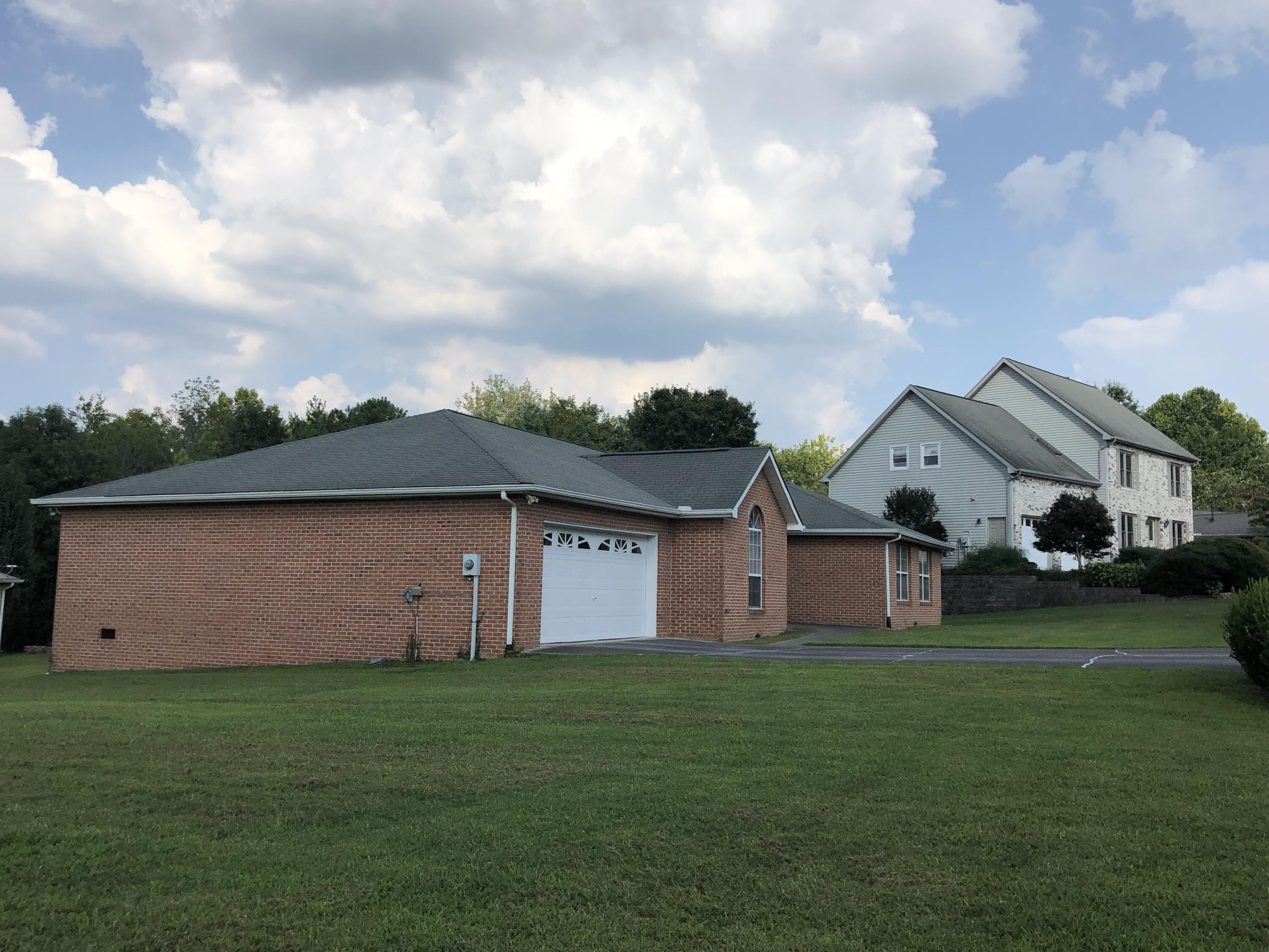 118 Capital Circle Oak Ridge, TN 37830 - Photo 13 of 16 View From Side Yard