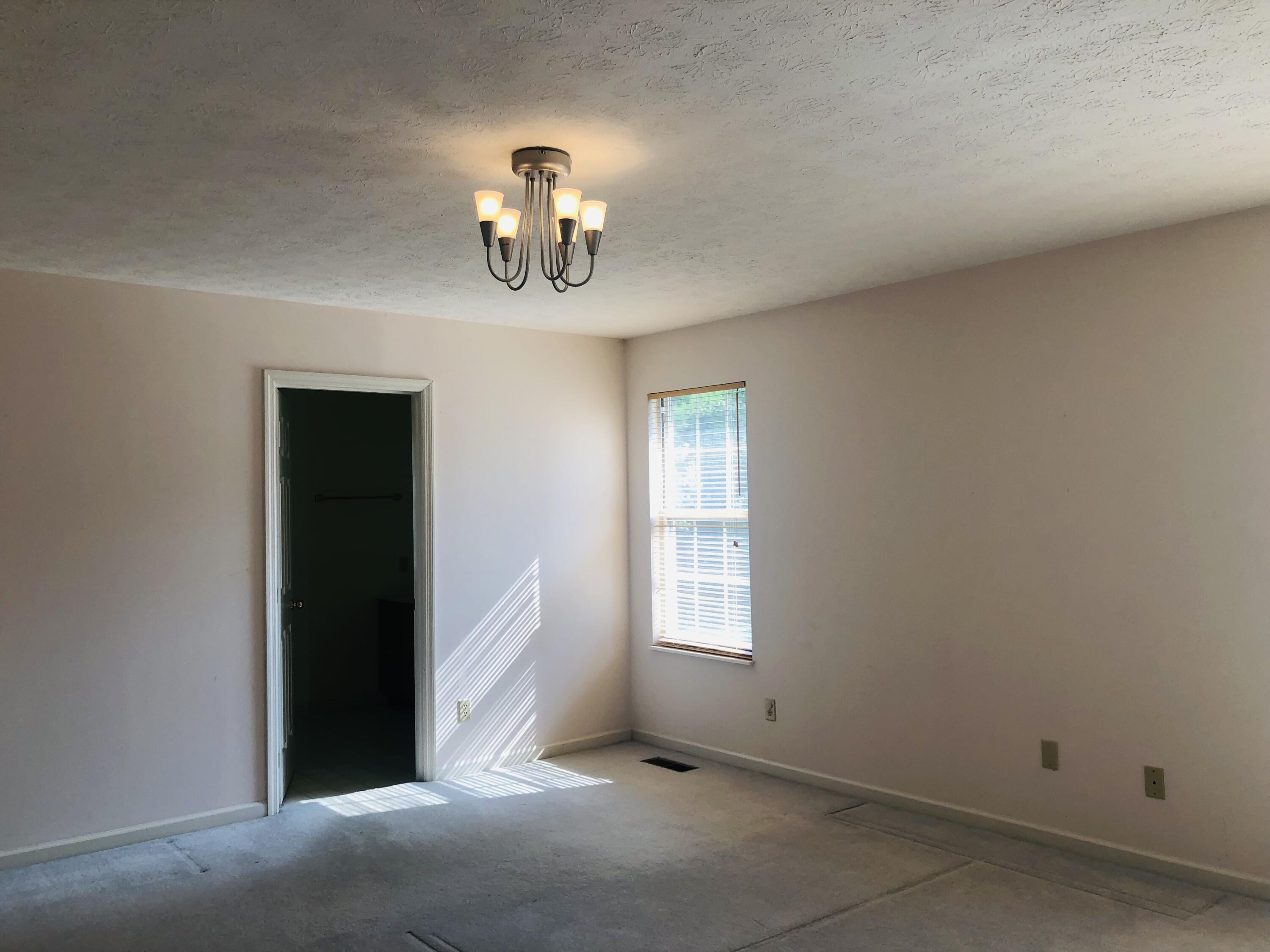 118 Capital Circle Oak Ridge, TN 37830 - Photo 7 of 16 Owner's Suite