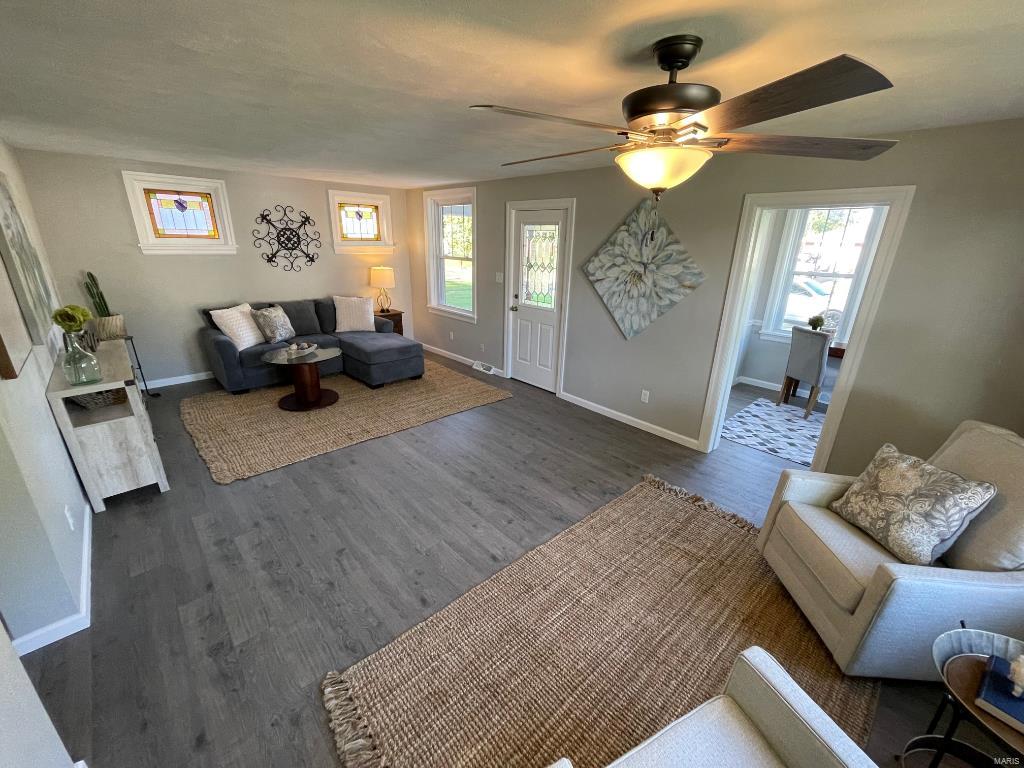 805 South Rapp Avenue Columbia, IL 62236 - Photo 3 of 25 Gallery Image 3