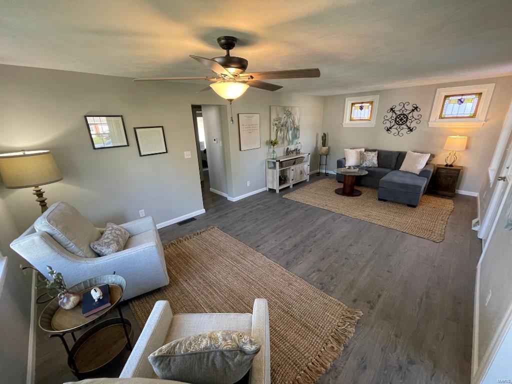 805 South Rapp Avenue Columbia, IL 62236 - Photo 4 of 25 Gallery Image 4