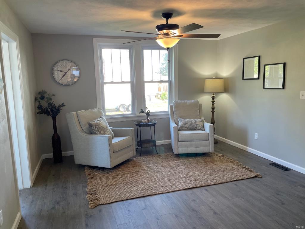 805 South Rapp Avenue Columbia, IL 62236 - Photo 5 of 25 Gallery Image 5