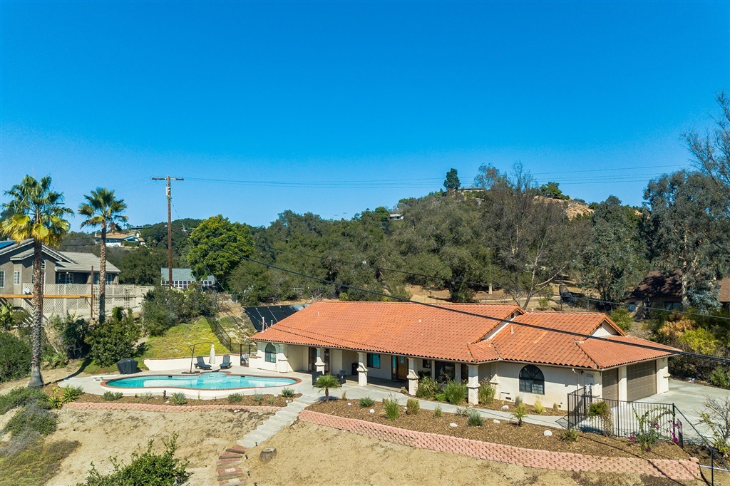 2138 Gird Road Fallbrook, CA 92028 - Photo 2 of 23