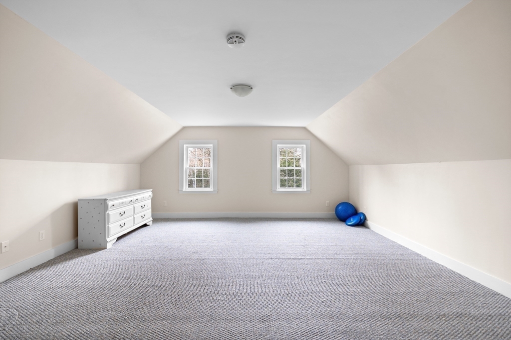 29 Woodcliff Road Wellesley, MA 02481 - Photo 21 of 31 an empty room with windows