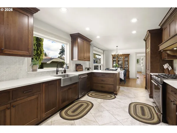 $900,000 | 969 B Street, Washougal, WA 98671
