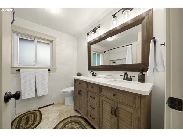 $900,000 | 969 B Street, Washougal, WA 98671