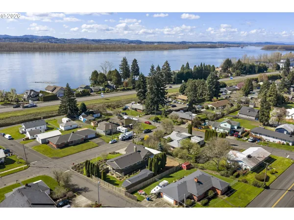 $900,000 | 969 B Street, Washougal, WA 98671