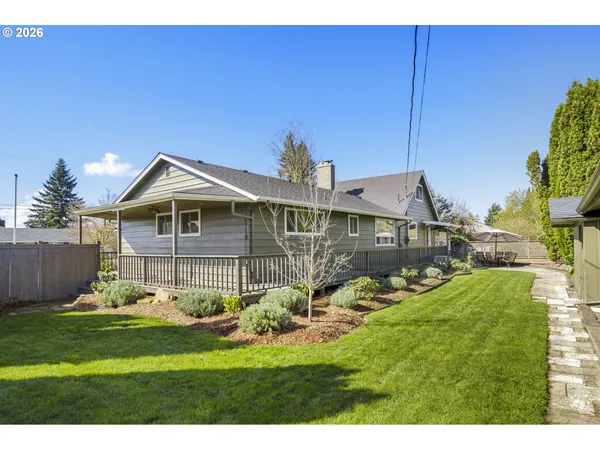$900,000 | 969 B Street, Washougal, WA 98671
