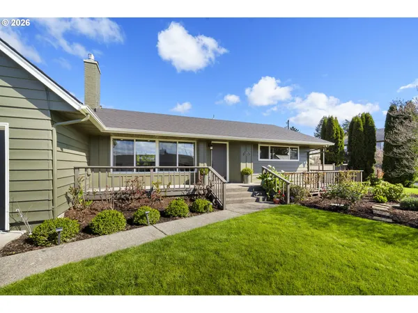 $900,000 | 969 B Street, Washougal, WA 98671