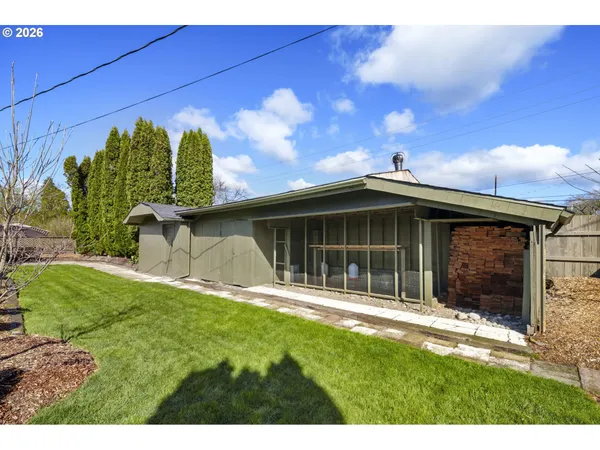 $900,000 | 969 B Street, Washougal, WA 98671