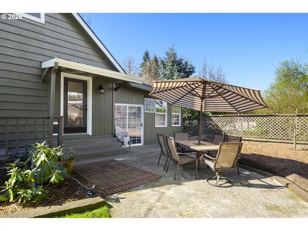 $900,000 | 969 B Street, Washougal, WA 98671
