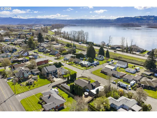 $900,000 | 969 B Street, Washougal, WA 98671