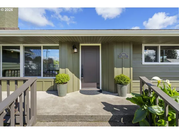 $900,000 | 969 B Street, Washougal, WA 98671