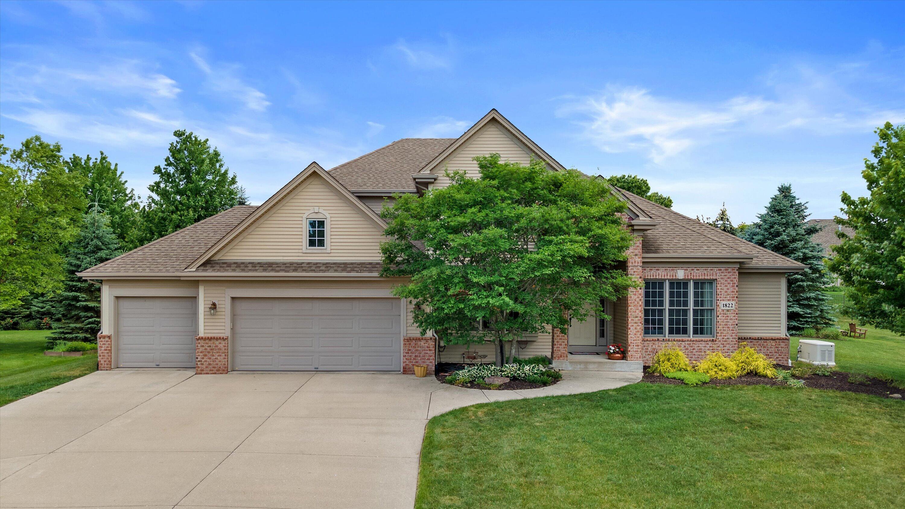1822 Coach House Court Racine, WI 53406 - Photo 2 of 33 1822 Coach House Ct
