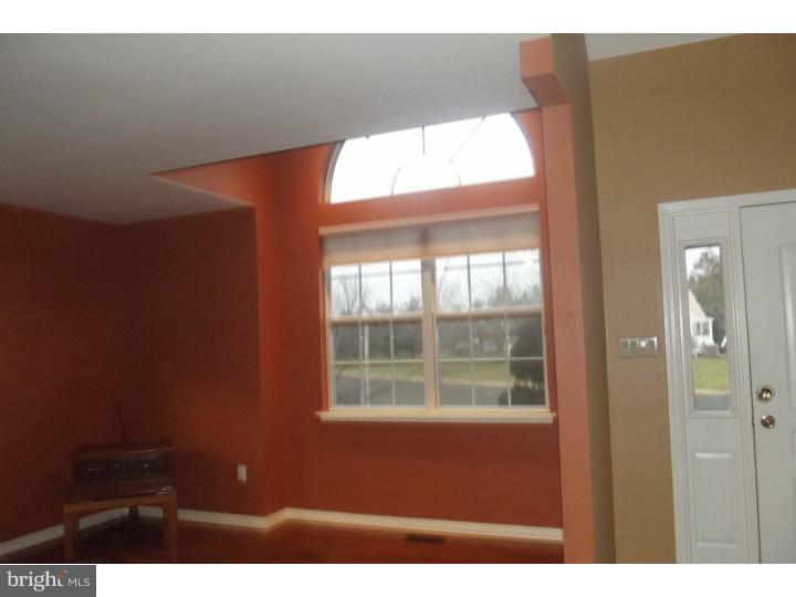 1727 Meyer Way Jamison, PA 18929 - Photo 5 of 25 Living Room