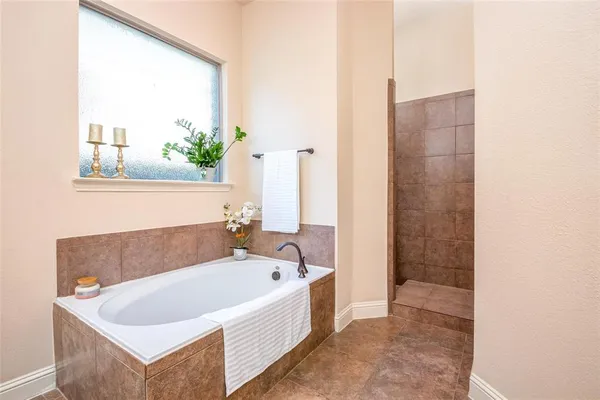 $3,500 | 8436 Town Walk Drive, North Richland Hills, TX 76182