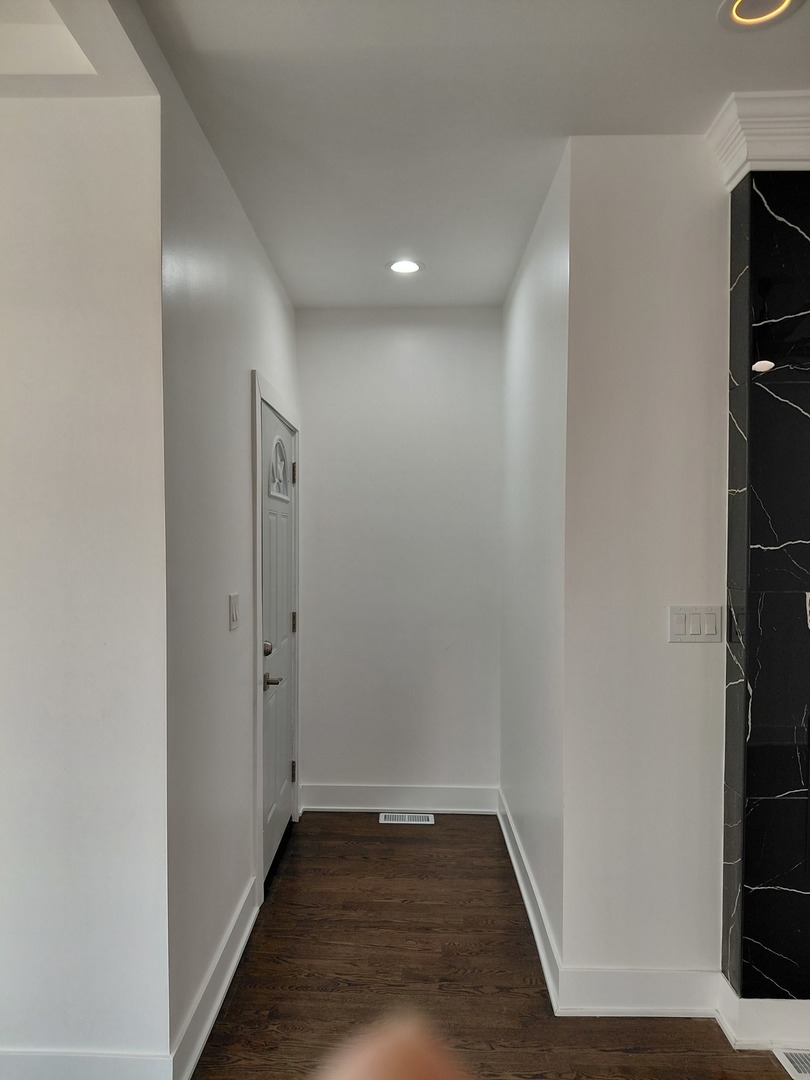 6441 South Campbell Avenue Chicago, IL 60629 - Photo 3 of 24 a view of wooden floor