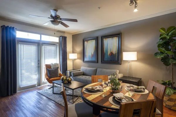 $1,486 | 8877 Lakes At 610 Drive, Unit 321, Houston, TX 77054