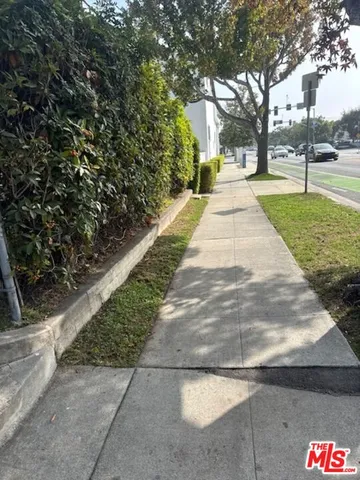 $3,495 | 1543 11th Street, Unit D, Santa Monica, CA 90401