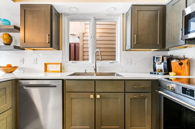 $649,000 | 1261 Laurel View Drive, Ann Arbor, MI 48105