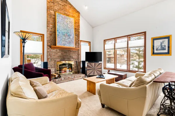 $638,000 | 1261 Laurel View Drive, Ann Arbor, MI 48105